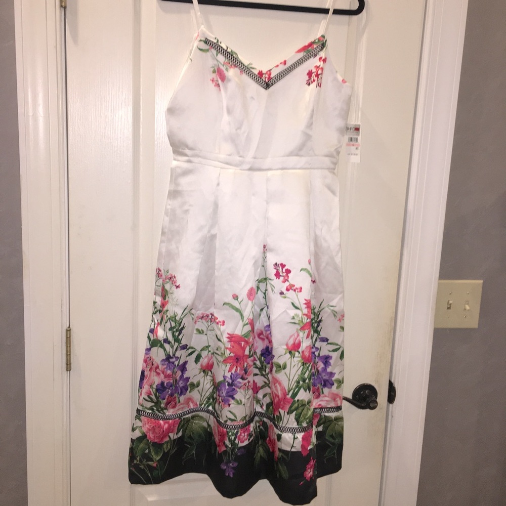 NWT Jessica Simpson Border Print Floral Dress Sz 10